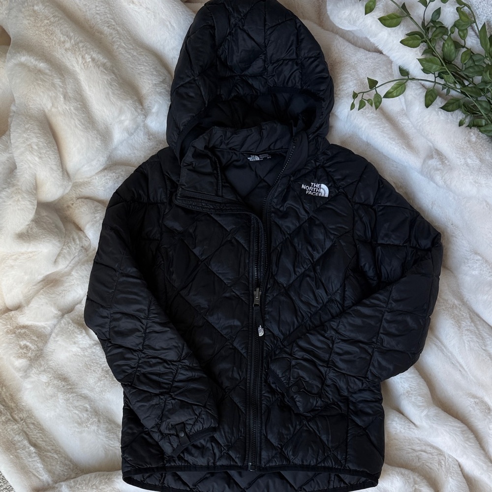 Girls The North Face Black Hooded Quilted Puffer Thermoball mix and match